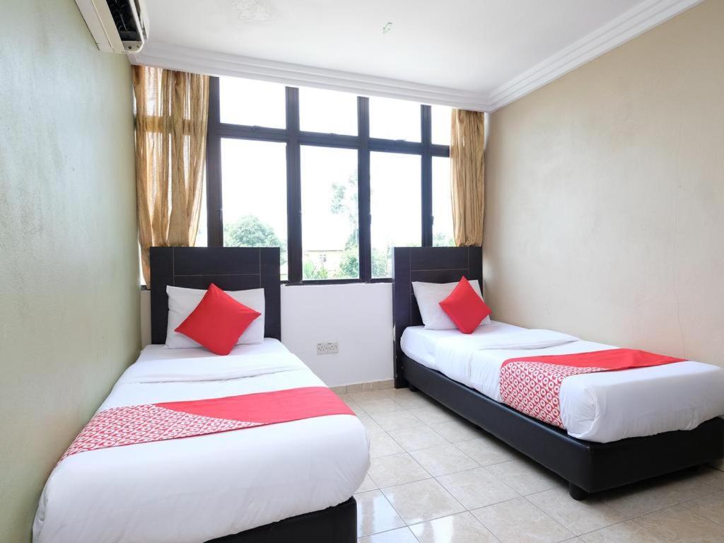 Hotel Mrj Wakaf Che Yeh 2